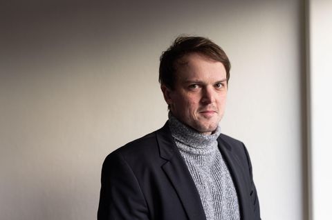 Porträt von Erik Marquardt, grüner Europa-Abgeordneter und Experte für Flucht und Migration