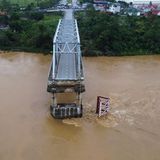 Auch diese Brücke in der vietnamesischen Provinz Phu Tho konnte dem Sturm nicht trotzen
