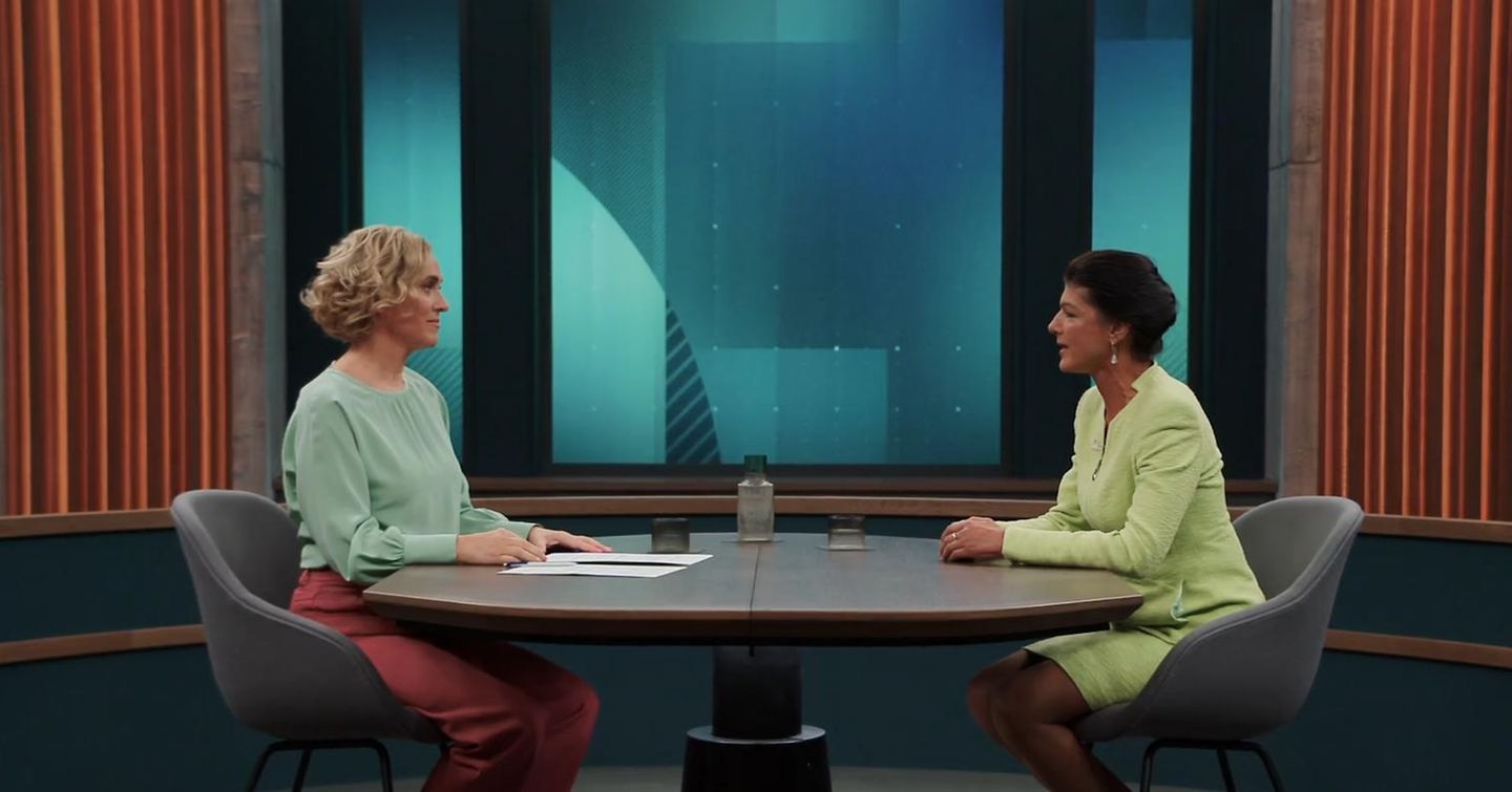 Caren Miosga und Sahra Wagenknecht in der ARD Talkshow
