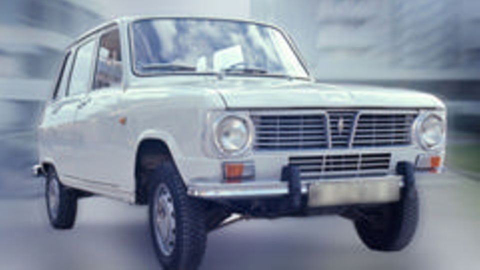 Archivbild eines hellen Renault 6: Ein solches Auto soll der Mörder gefahren haben