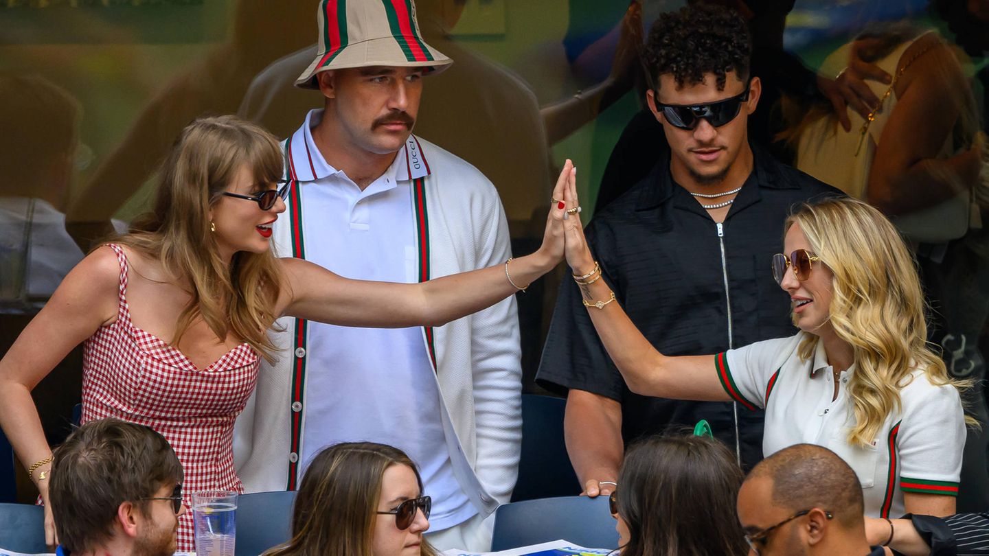 Taylor Swift und Brittany Mahomes besuchten häufig gemeinsam die NFL-Spiele ihrer Partner, wurden regelmäßig auch privat zusammen gesichtet. "Ich erwarte ja nicht, dass eine Milliardärin die Revolution anführt oder so aber ich verstehe einfach nicht, warum man einen Film darüber macht, wie wichtig es ist, für das Richtige einzustehen um jeden Preis, nur, um dann nie wieder für irgendetwas zu stehen", kommentierte ein Nutzer auf "X".