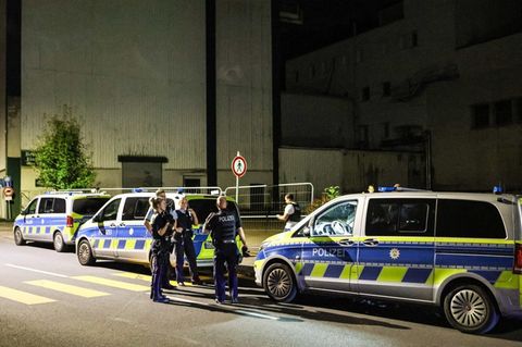 Gruppenvergewaltigung: Polizeibeamte ermitteln auf einem stillgelegten Brauereigelände in Iserlohn