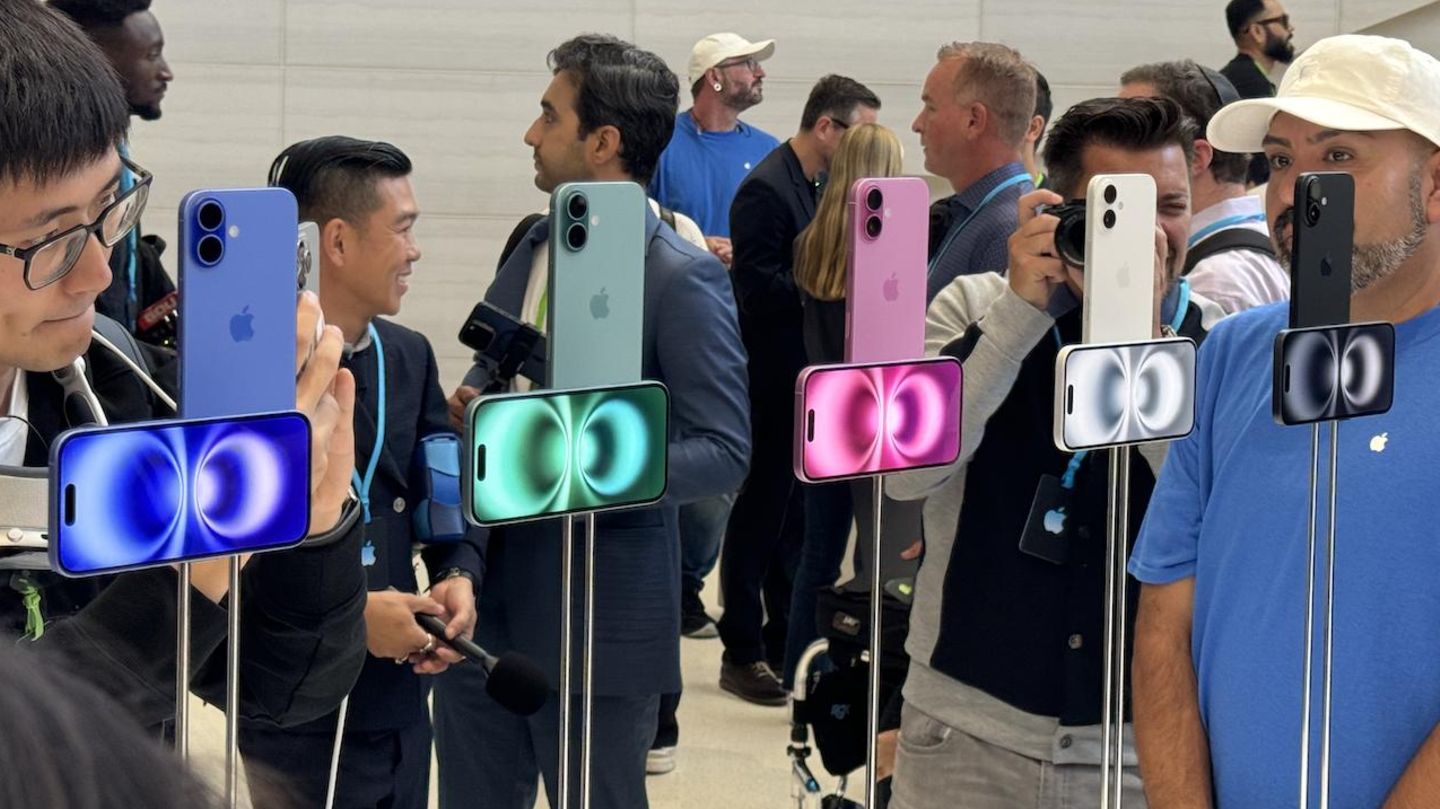 Apple iPhone 16