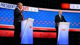 Welchen Einfluss 90 Fernsehminuten im Wahlkampf haben können, zeigt kaum ein Duell so deutlich wie jenes unliebsame Rematch zwischen US-Präsident Joe Biden (r.) und Donald Trump (r.) im Juni 2024.   Biden geht mit einem einzigen Ziel in die Debatte: Die Wählerinnen und Wähler davon zu überzeugen, dass er trotz seines hohen Alters einer zweiten Amtszeit gewachsen ist.  Dann nimmt das Desaster seinen Lauf: Biden hat Mühe, sich Gehör zu verschaffen. Der 81-Jährige spricht leise, mit zittriger Stimme, ist stellenweise kaum zu verstehen. Oft schweift er ab und scheint den Faden zu verlieren. Sodass Trump, der ungehindert seine Lügen verbreitet, selbst den Finger in die Wunde legt: "Ich weiß wirklich nicht, was er am Ende des Satzes gesagt hat. Ich glaube, er weiß es auch nicht."  Nach dem desaströsen Auftritt wird der parteininterne Druck so groß, dass Biden wenige Wochen später den Rückzug von seiner Kandidatur verkündet – und damit den Weg für Kamala Harris frei macht.