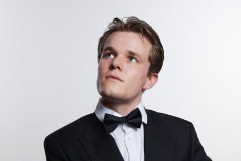 Finn Job, 29, inszeniert sich als Literatur-Dandy