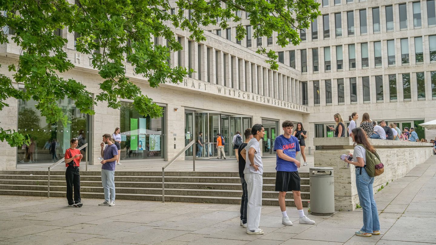 Generation Z: Companies find salary expectations too high