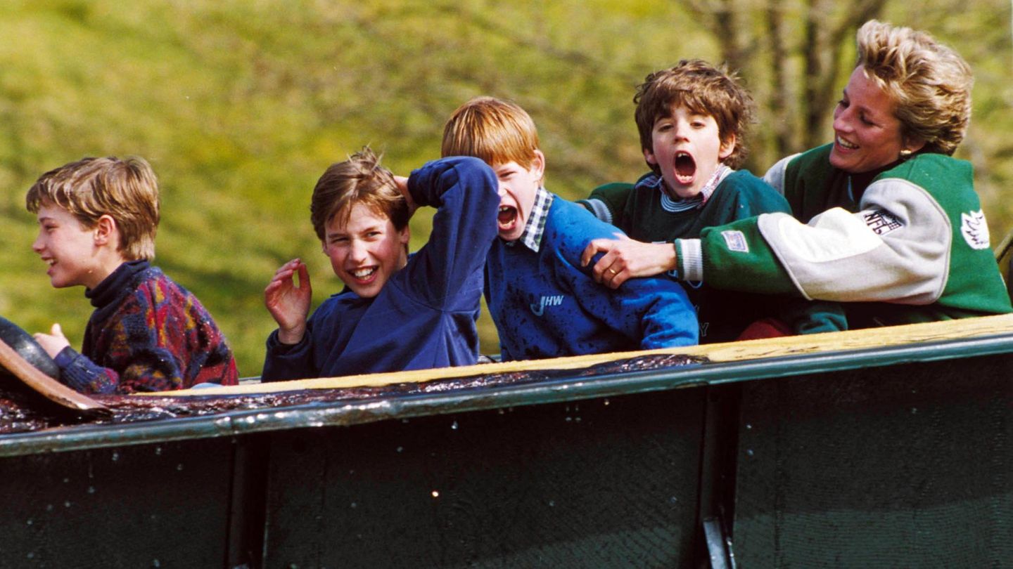Prinzessin Diana mit William und Harry 1994