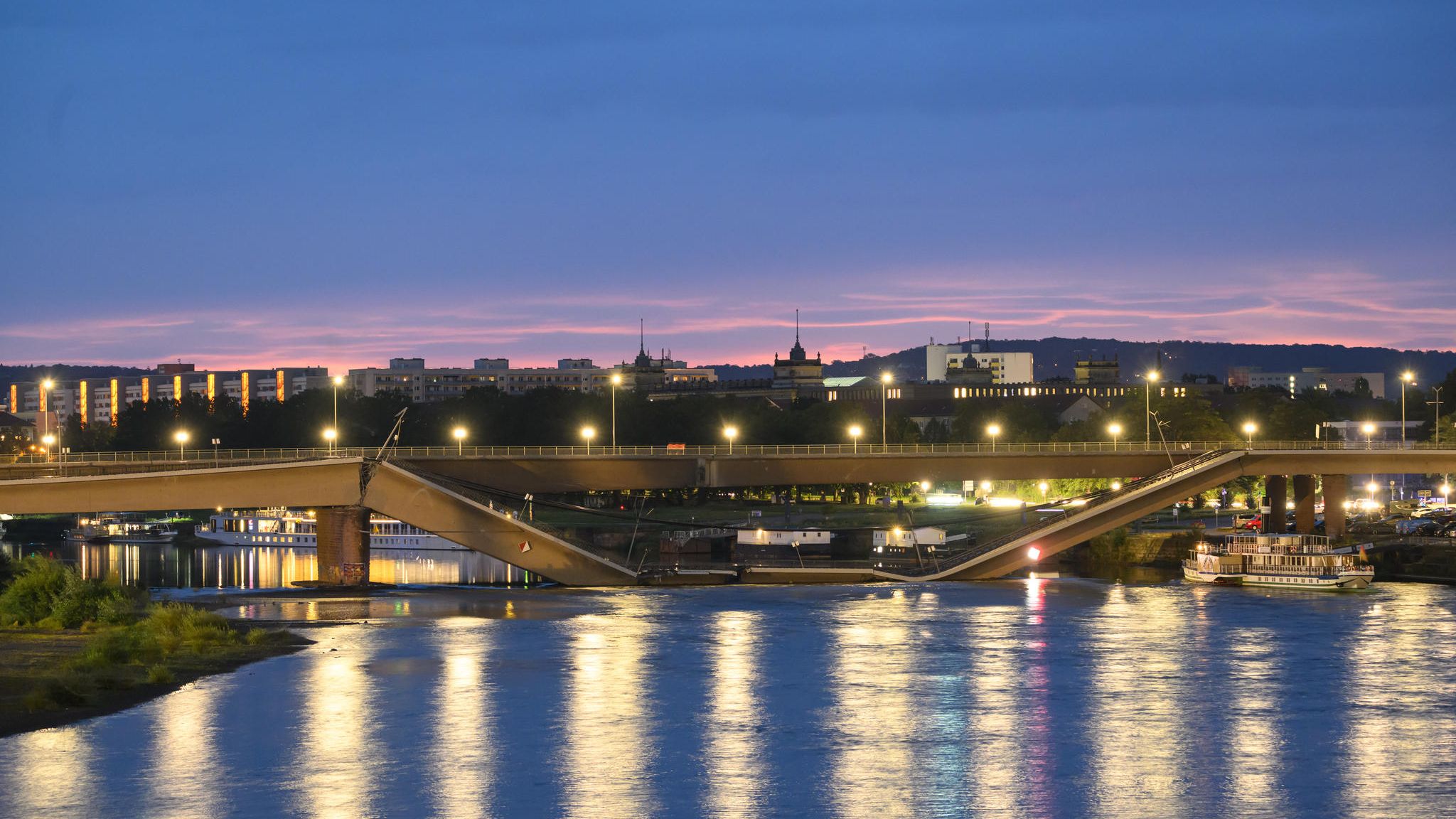 Eingestürzt: Die Carolabrücke ist eine von vier Elbbrücken in Dresden