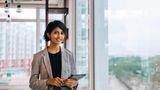Y - Young Professionals  Young Professionals sind junge Berufstätige, die bereits erste Erfahrungen im Berufsleben gesammelt haben und nun ihre Karriere vorantreiben möchten. In der Weiterbildung bedeutet dies, dass spezielle Programme und Seminare angeboten werden, die auf die Bedürfnisse und Anforderungen dieser Zielgruppe abgestimmt sind. Diese Weiterbildungen konzentrieren sich oft auf Führungskompetenzen, Projektmanagement und fachliche Spezialisierungen.