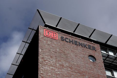 Der Hamburger Firmensitz der Schenker AG. Das bahneigene Logistikunternehmen steht aktuell zum Verkauf