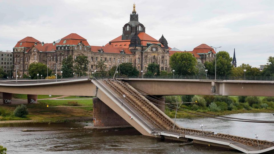 eingestürzte Carolabrücke in Dresden