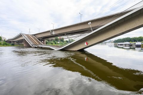 Nicht mehr zur retten: der eingestürzte Teil der Carolabrücke in Dresden