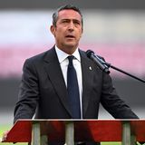 Ali Koc, Präsident von Fenerbahce Istanbul, nahm ebenfalls Abschied. Mit dem türkischen Klub war Daum am erfolgreichsten. Er führte Fenerbahce zwei Mal zur Meisterschaft und trainierte dort zwei Mal. Gleiches gilt für Besiktas Istanbul, mit denen Daum eine Meisterschaft und einen Pokalsieg holte