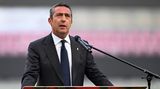 Ali Koc, Präsident von Fenerbahce Istanbul, nahm ebenfalls Abschied. Mit dem türkischen Klub war Daum am erfolgreichsten. Er führte Fenerbahce zwei Mal zur Meisterschaft und trainierte dort zwei Mal. Gleiches gilt für Besiktas Istanbul, mit denen Daum eine Meisterschaft und einen Pokalsieg holte