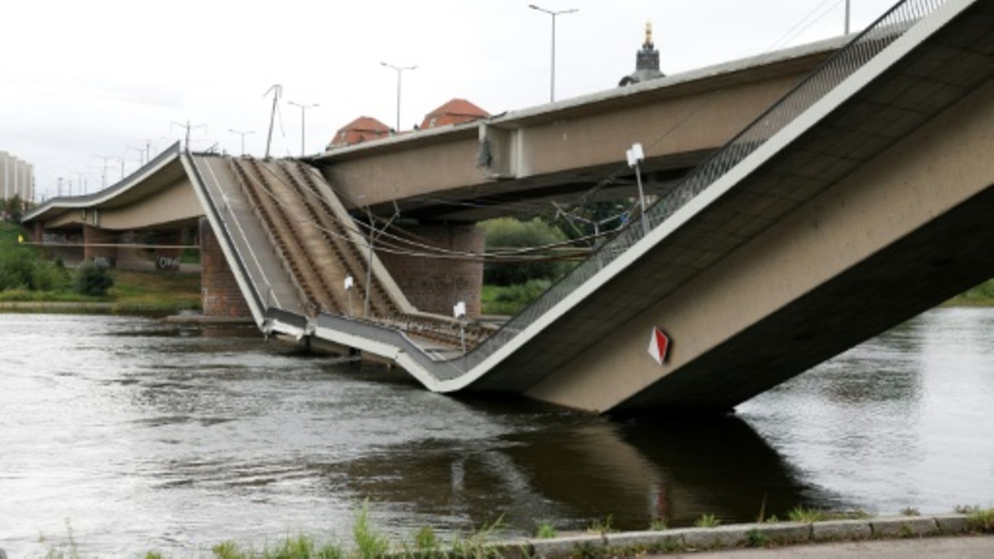 Eingestürzte Carolabrücke in Dresden
