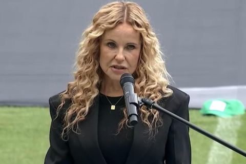 Abschied von Fußballlegende Christoph Daum: Katja Burkard hält emotionale Rede