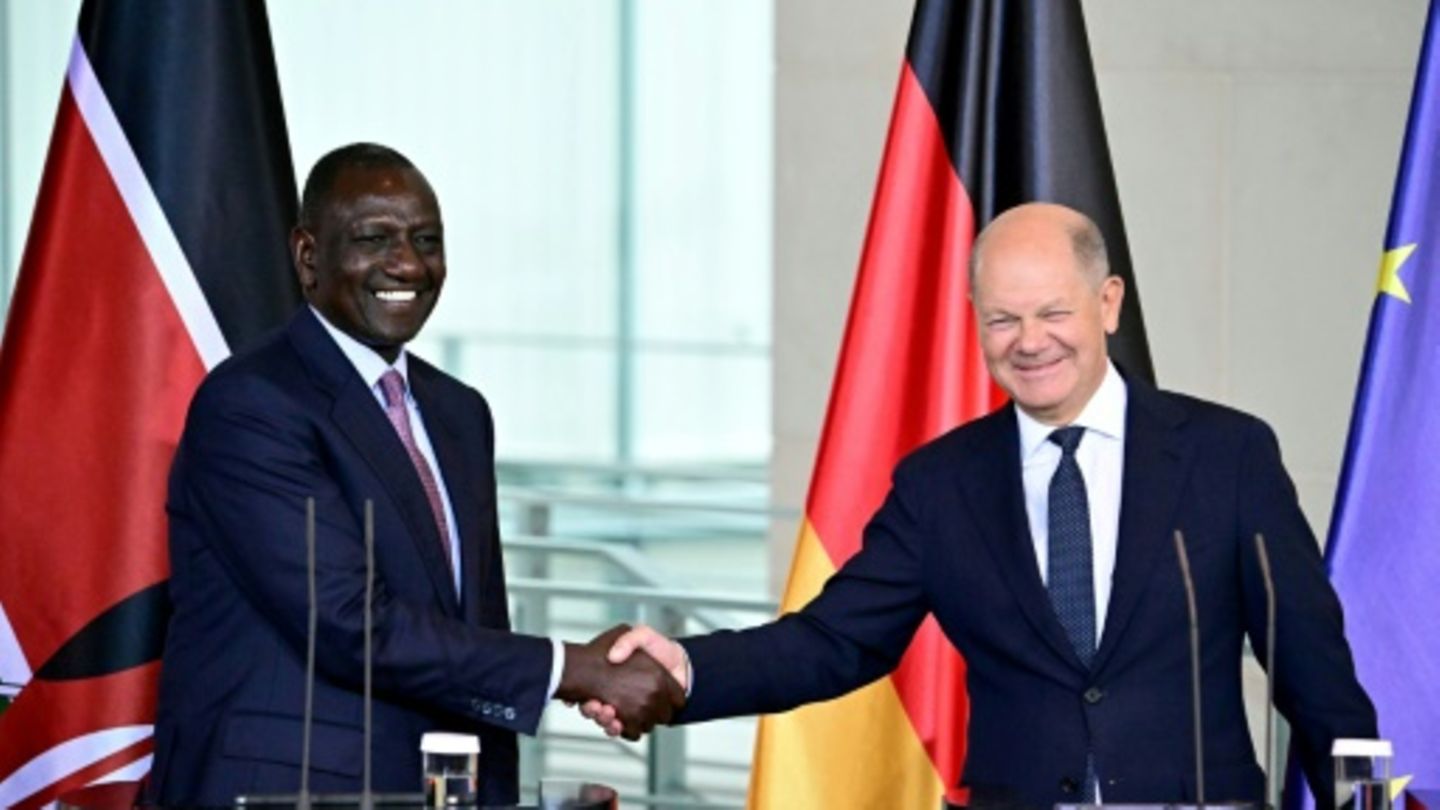 Scholz (r.) mit Ruto im Kanzleramt