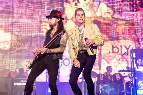Perry Farrell, Sänger von Jane's Addiction, und Bandmitglied Dave Navarro
