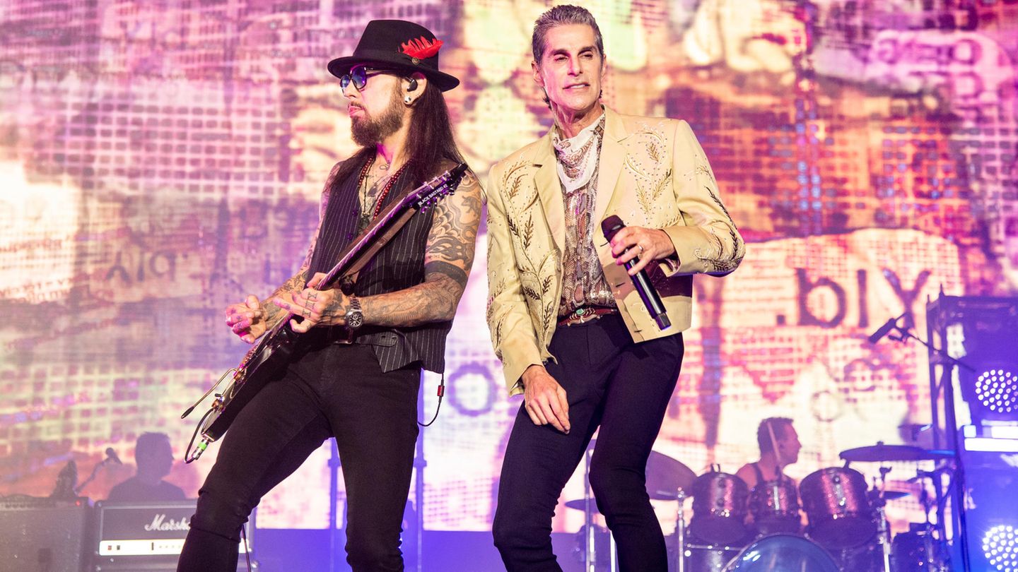 Perry Farrell, Sänger von Jane's Addiction, und Bandmitglied Dave Navarro