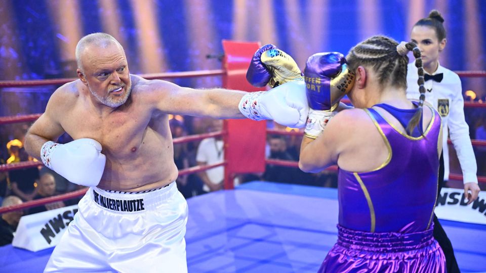 Stefan Raab Boxkampf: Sehen Sie die Highlights im Video