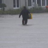 Viele Menschen sind in ihren Häusern eingeschlossen