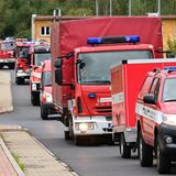In Schlackenwerth in Tschechien macht sich eine Gruppe von dreißig Feuerwehrleuten auf den Weg nach Karlsbad
