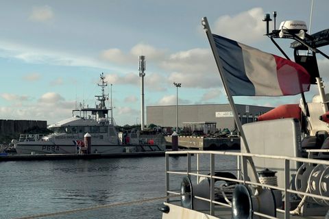 Schiffe der französischen Gendarmerie Nationale im Hafen von Boulogne sur Mer.