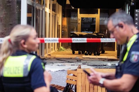 Die Folgen einer Explosion in einem Kölner Lokal.