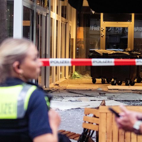 Die Folgen einer Explosion in einem Kölner Lokal.
