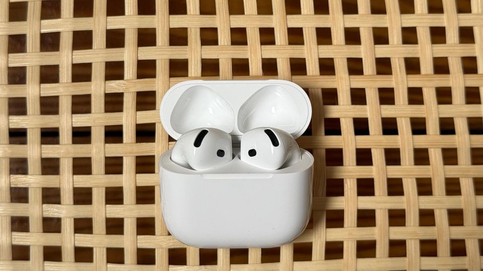Apple Airpods 4 in ihrem Case