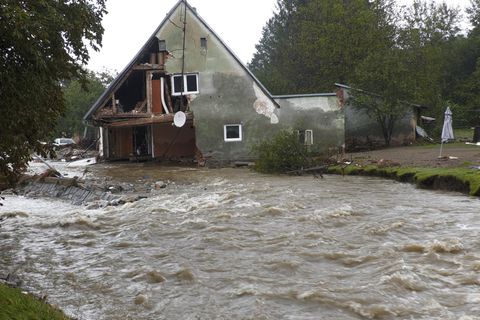 Ein vom Hochwasser zerstörtes Haus