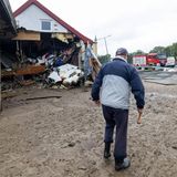 Schlamm und Trümmer nach dem Hochwasser in Polen