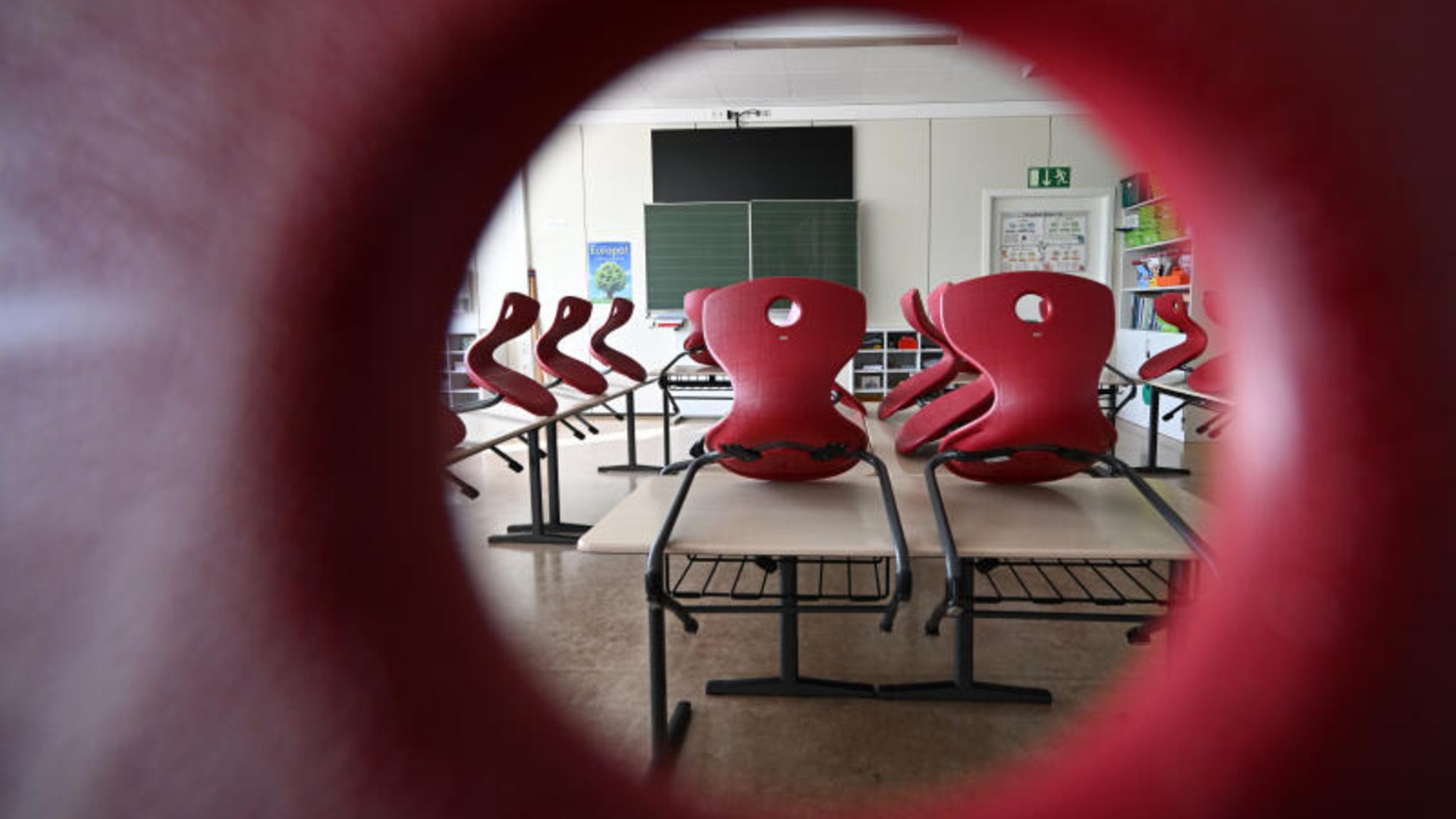 Rechtsruck an Schulen: Blick in ein leeres Klassenzimmer