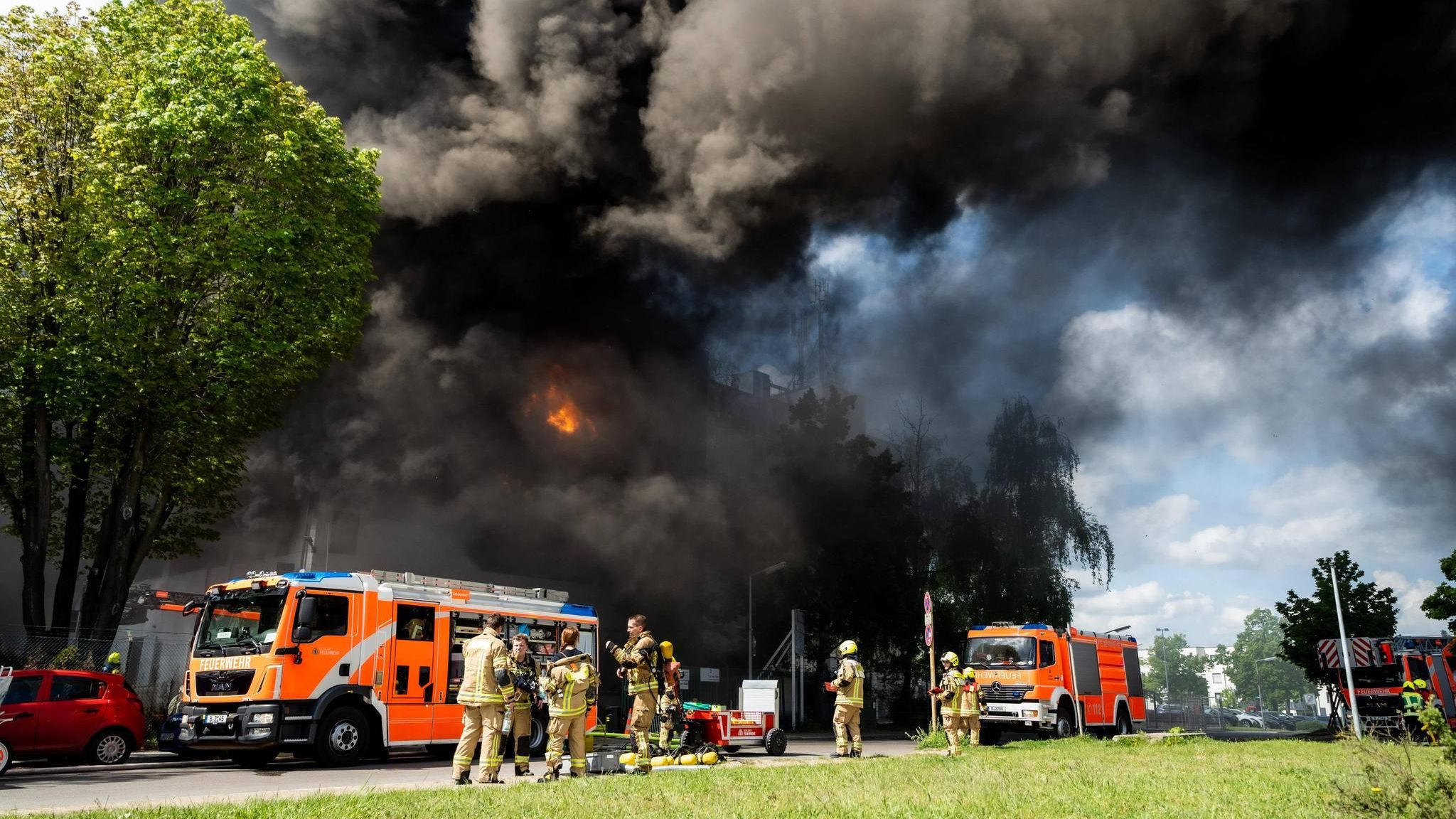 Sabotageakt: Großbrand am Berliner Standort des Rüstungskonzerns Diehl Sabotageakt: Großbrand am Berliner Standort des Rüstungskonzerns Diehl
