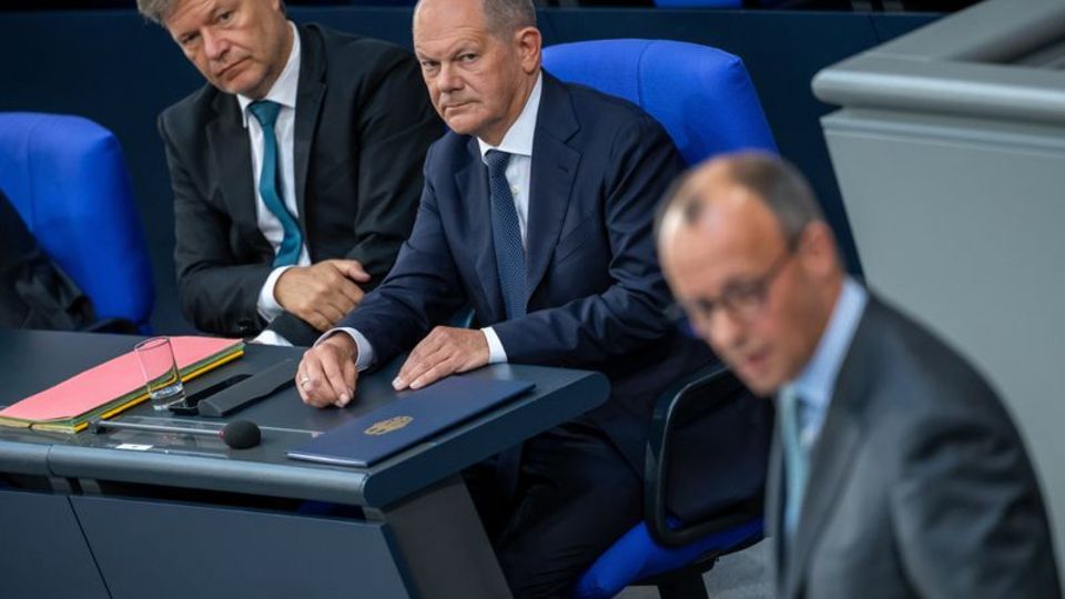 Friedrich Merz wird Kanzlerkandidat der Union. Aber was ist mit Habeck und Scholz? Foto: Michael Kappeler/dpa