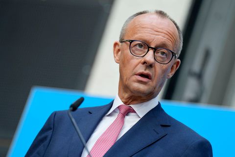 Trotz geringerer Umfragewerte zur Beliebtheit ist Friedrich Merz der neue CDU-Kanzlerkandidat. Auf seinem Weg ins Kanzleramt will er neue, andere Regierungsschwerpunkte setzen. 