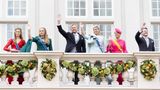 Und auch der Bruder des Königs, Prinz Constantijn, und dessen Frau Prinzessin Laurentien ließen sich feiern