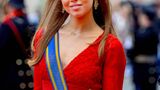 ... ihre jüngere Schwester Alexia, 19, mit dabei. Sie trug ein knallrotes Kleid, das offenbar aus dem Kleiderschrank ihrer Mutter stammte: Máxima hatte es in den Jahren 2002 und 2003 zu royalen Anlässen getragen - ein Detail, das viele Royal-Fans freute. 