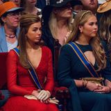 Die Schwestern lauschten im Königlichen Schauspielhaus der politischen Veranstaltung