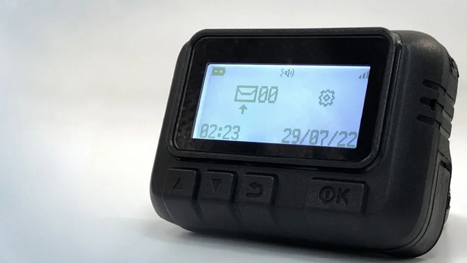 Der Pager AR924 misst nur 73 mm × 50 mm × 27 mm Der Pager AR924 misst nur 73 mm × 50 mm × 27 mm