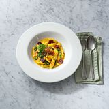 Gnocchi mit Roter Bete in Kokos-Chili-Sauce