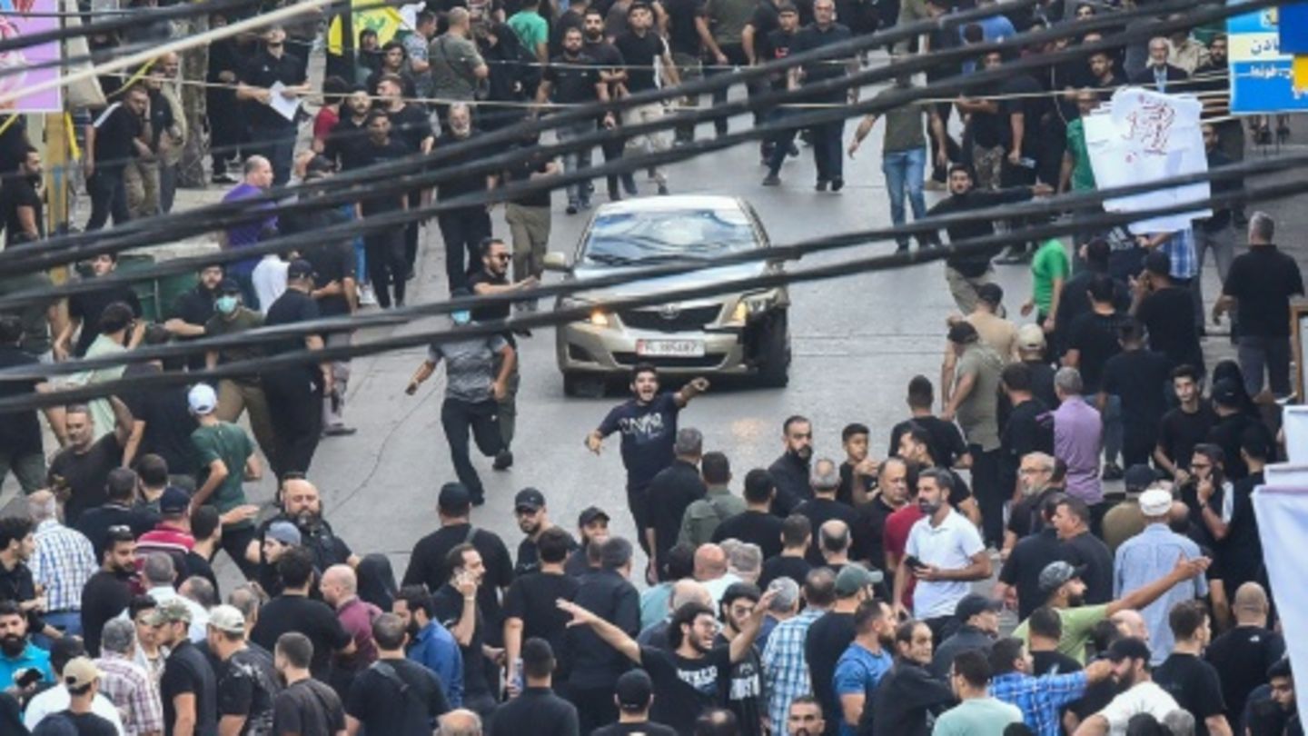 Panik nach Explosion bei Trauerfeier in Beirut