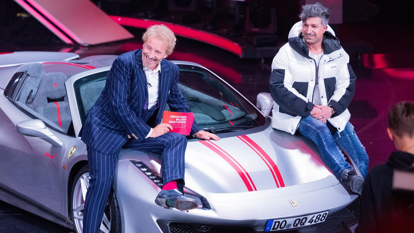 Kürsat Yildirim alias "Chico" mit Thomas Gottschalk und seinem Ferrari