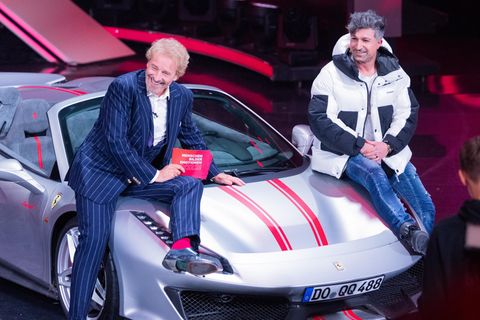Kürsat Yildirim alias "Chico" mit Thomas Gottschalk und seinem Ferrari