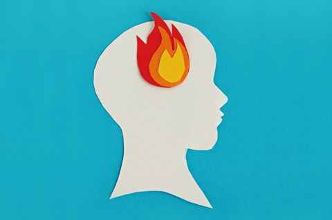 Autoimmunenzephalitis: Illustration zeigt einen scherenschnittartigen Kopf mit einer Flamme