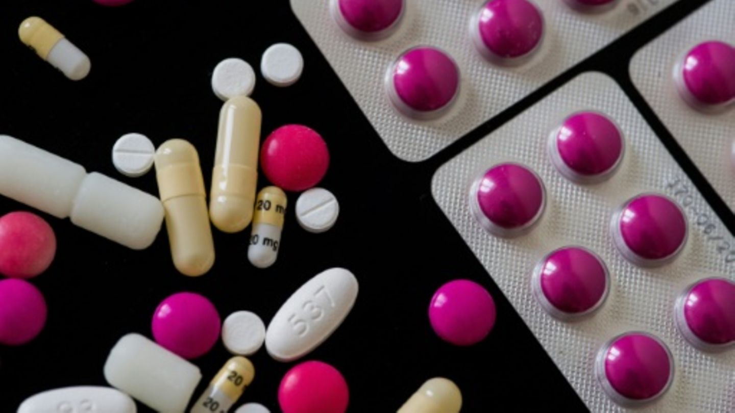 Verschiedene Pillen und Tabletten