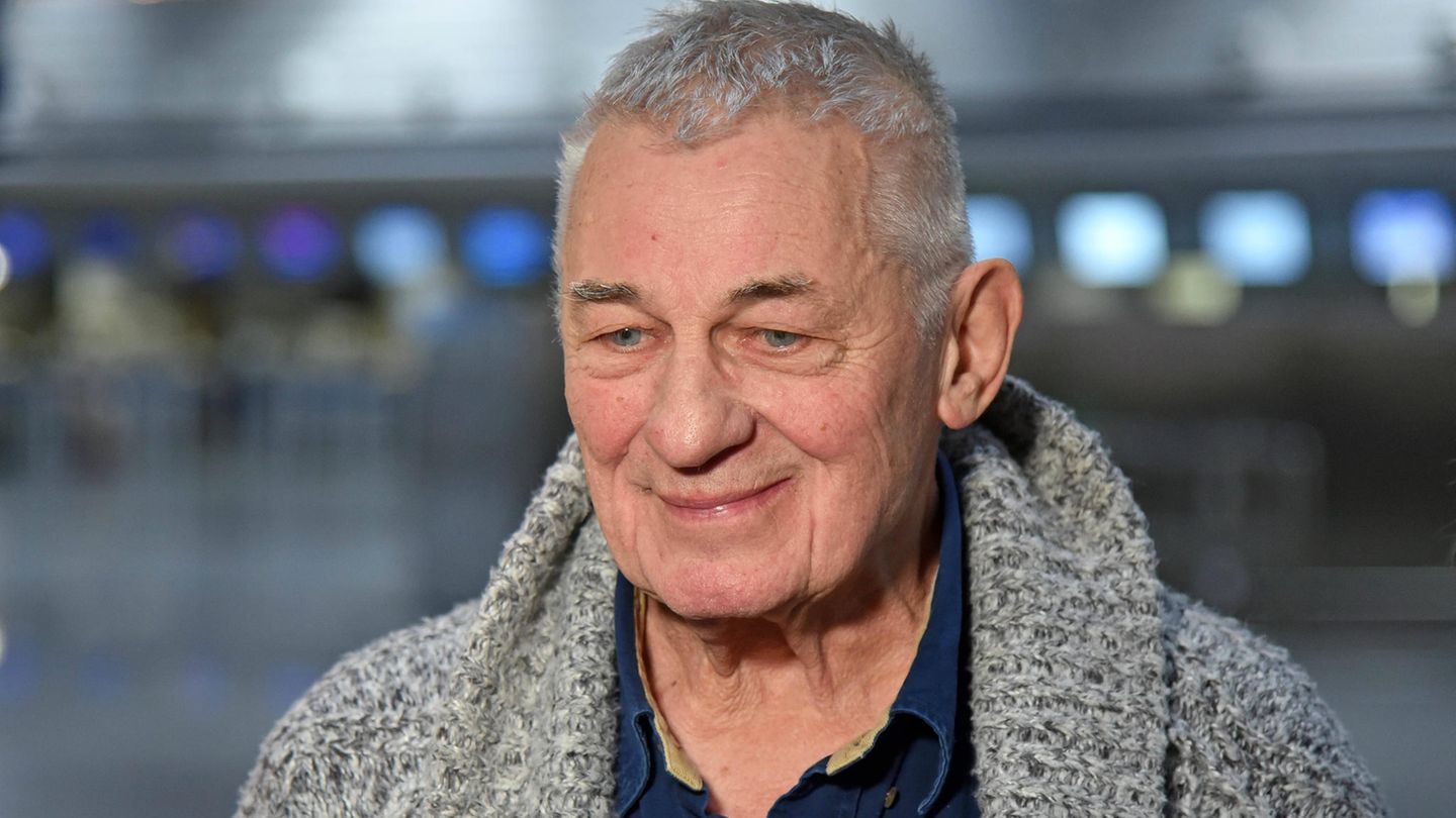 Heinz Hoenig is back home with his family