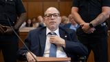 Im Prozess gegen den Ex-Filmproduzenten Harvey Weinstein ging es vor allem um zwei Vorwürfe: Er soll 2006 die Produktionsassistentin Mimi Haleyi zum Oralsex gezwungen und die heutige Friseurin Jessica Mann 2013 vergewaltigt haben. Weitere Frauen warfen ihm ähnliche sexuelle Übergriffe vor. 2020 wurde Weinstein zu 23 Jahren Haft verurteilt. Aktuell wird der Fall aber neu aufgerollt – wegen Verfahrensfehlern
