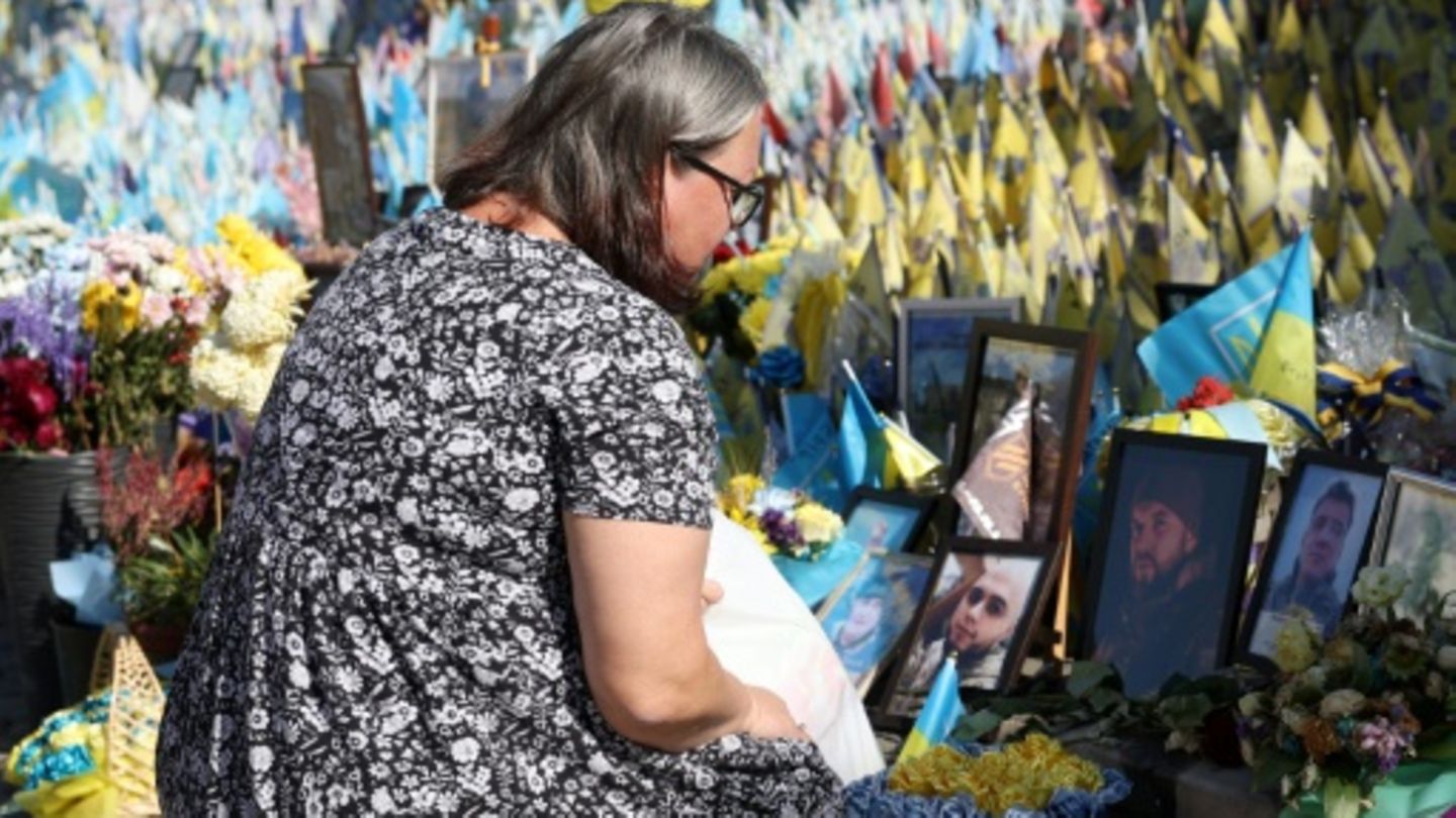 Reports: 70,000 Russian Soldiers Killed in Ukraine Identified