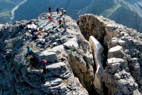 Durch harsche Witterungsbedingungen weitet sich die Spitze des Hochvogel jeden Monat um mehrere Milimeter. In Zukunft könnte das zu riesigen Gesteinslawinen führen.